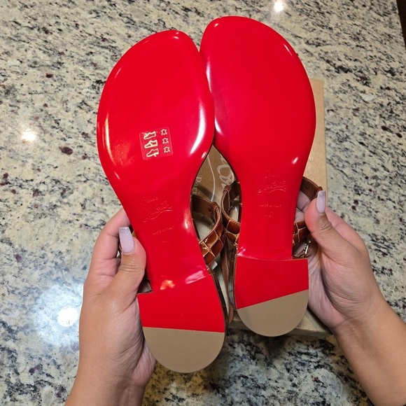 NEW Christian Louboutin MJ Thong 25 Tan T-Strap Croc Leather Sandals - Picture 10 of 11